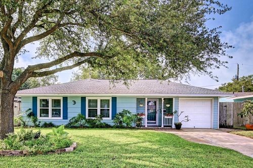 115 Tarpon Ave, Galveston, TX, 77550-3131 | Card Image