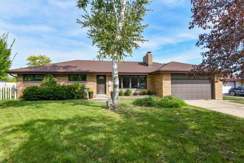 2237 Crestview Ct, Wauwatosa, WI, 53226-2050 | Card Image