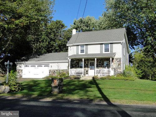 2365 E Swamp Rd, QUAKERTOWN, PA, 18951-3917 | Card Image