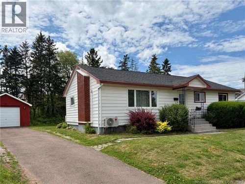 100 Leeside Dr, Moncton, NB, E1C4L5 | Card Image