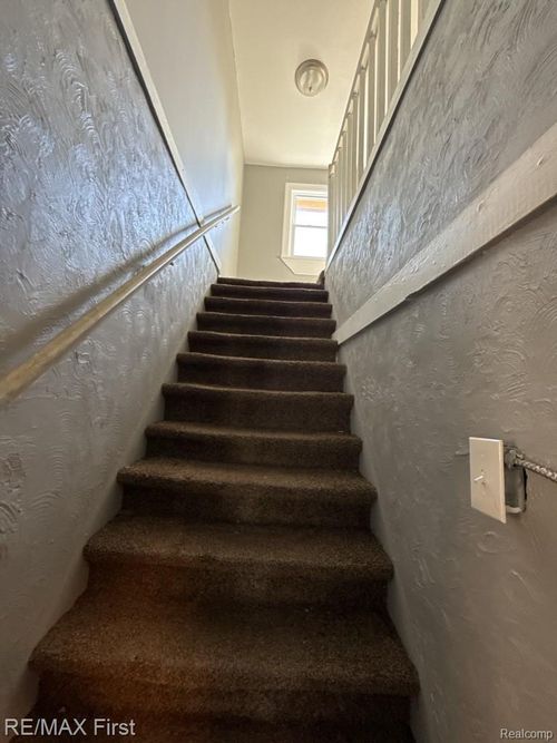 11437 Manor St, Detroit, MI, 48204-4709 | Card Image