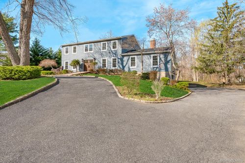 2 Pebble Hill Dr, Northport, NY, 11768-1351 | Card Image