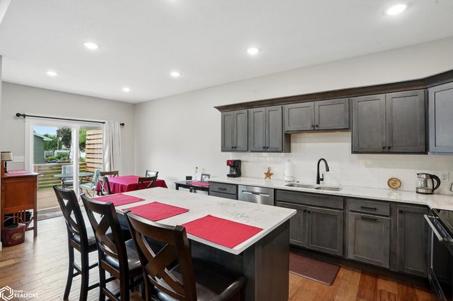 1015 E Adams St, Home with 2 bedrooms, 2 bathrooms and null parking in Washington IA | Image 7