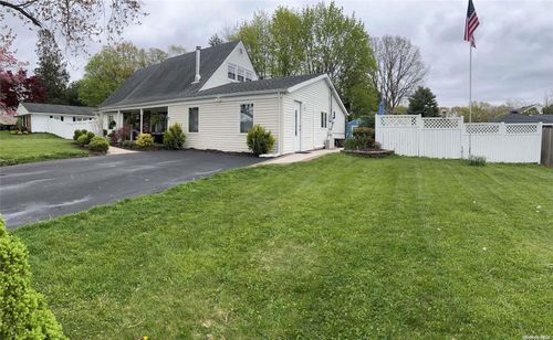 18 Marwood Pl, Stony Brook, NY, 11790-2906 | Card Image