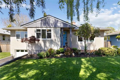 2228 Pacific Ave, Oak Bay, BC, V8R2V5 | Card Image