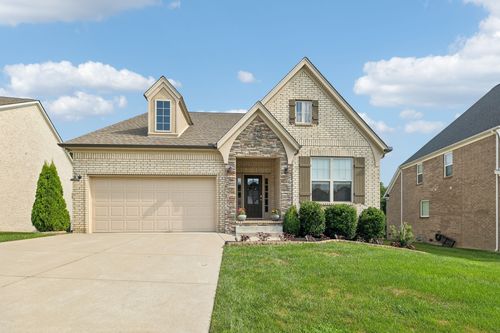 2008 Hedgelawn Dr, Lebanon, TN, 37090-1436 | Card Image