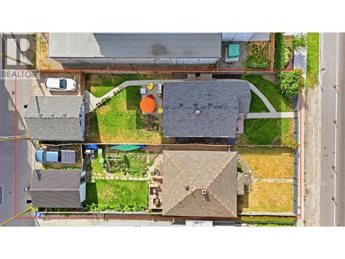 623 Clement Ave, Kelowna, BC, V1Y7C7 | Card Image