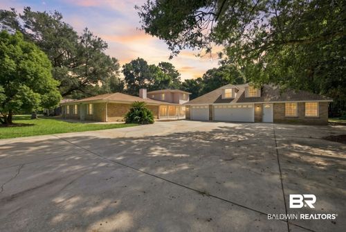 9092 Woodland Dr, Elberta, AL, 36530-5420 | Card Image