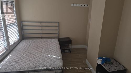 4364 Bampfield St, Niagara Falls, ON, L2E1G8 | Card Image