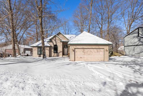 6485 Woodland Rd, Hamburg Twp, MI, 48189-9720 | Card Image