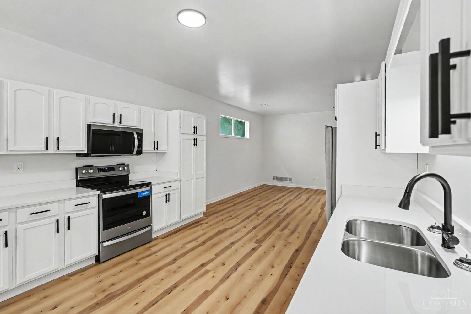 Residential in Elmwood Place 4