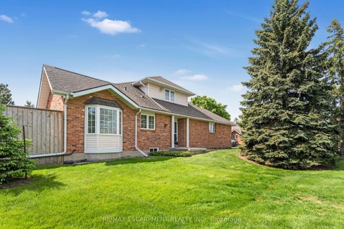 32-810 Golf Links Rd, Ancaster, ON, L9K1J7 | Card Image