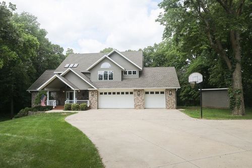 303 Knollwood Dr, Estherville, IA, 51334-1000 | Card Image