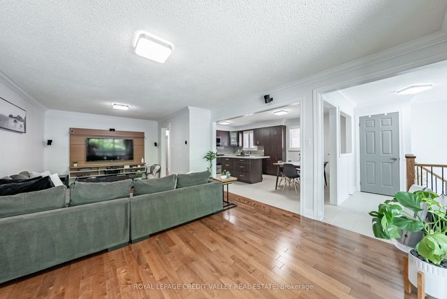 8 Petunias Rd, House attached with 4 bedrooms, 2 bathrooms and 3 parking in Brampton ON | Image 15