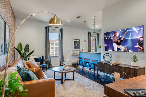 apt-400-210 30th Ave N, Nashville, TN, 37203-1578 | Card Image