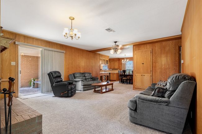 Living space is open and inviting | Image 8