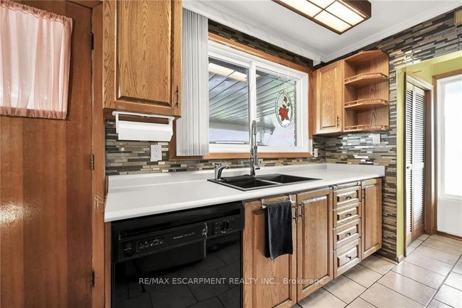 135 Nash Rd N, House other with 3 bedrooms, 2 bathrooms and 5 parking in Hamilton ON | Image 15