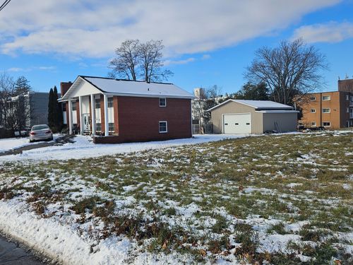 232 Queen St, Cobourg, ON, K9A1N5 | Card Image