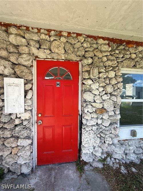 apt-h-1189 N Tamiami Trl, North Fort Myers, FL, 33903-5307 | Card Image