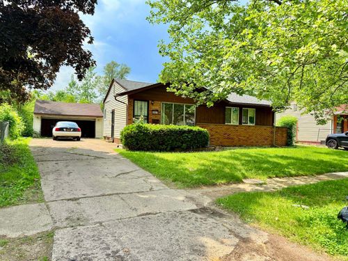6051 Natchez Dr, Mount Morris, MI, 48458-2742 | Card Image