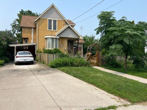 141 York St, St Catharines, ON, L2R6E8 | Card Image
