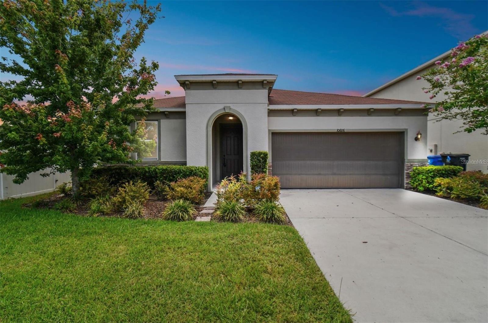 Residential Lease in RIVERVIEW