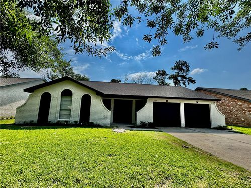 15218 Falcon Ridge Dr, Humble, TX, 77396-2351 | Card Image