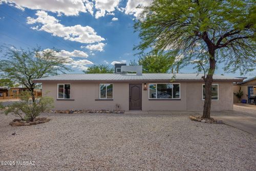 7064 S San Fernando Rd, Tucson, AZ, 85756-7324 | Card Image