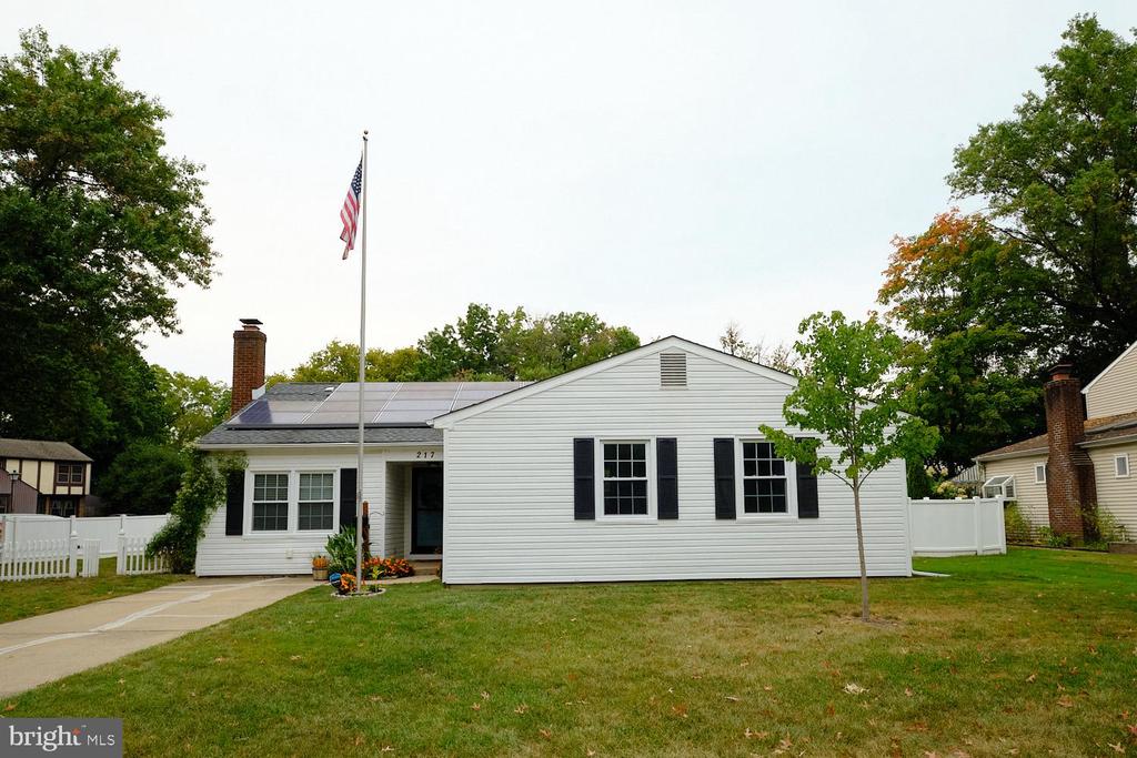 Nassau Dr, Haddonfield, NJ 08033