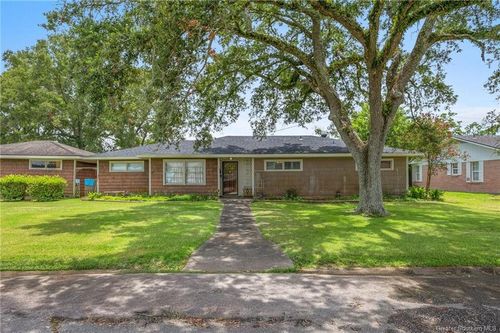 128 Greenwood Dr, Jennings, LA, 70546-4302 | Card Image