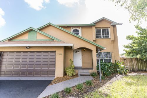7876 Nw 189th St, Hialeah, FL, 33015-5268 | Card Image