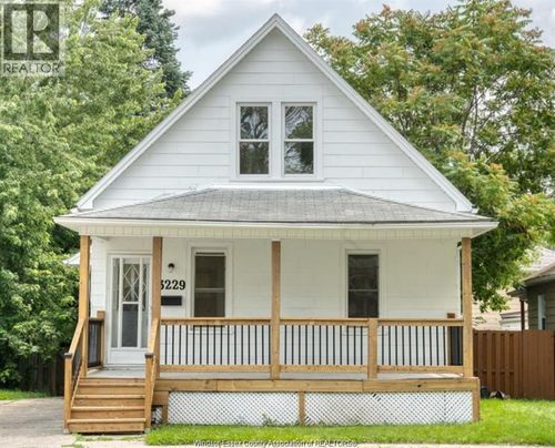 3229 Baby St, Windsor, ON, N9C1K6 | Card Image