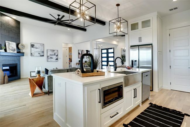 189 Pr 11934, House other with 4 bedrooms, 2 bathrooms and null parking in Blum TX | Image 11