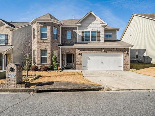 7675 Volion Dr, Fairburn, GA, 30213-3270 | Card Image