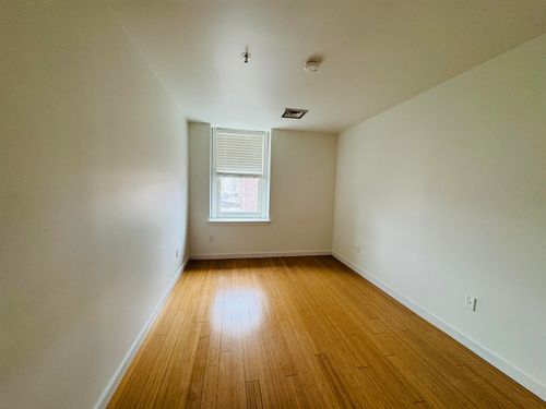 407-131 Main St, Burlington, VT, 05401-5609 | Card Image