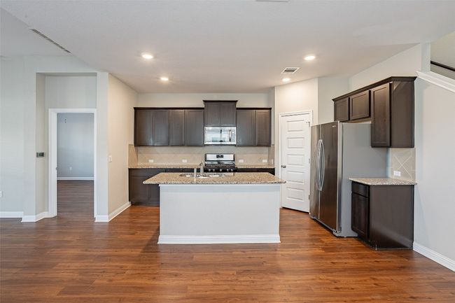 8108 Mc Kamy Dr, House other with 4 bedrooms, 4 bathrooms and 2 parking in Austin TX | Image 5