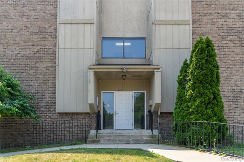 apt-37-30515 W 14 Mile Rd, Farmington Hills, MI, 48334-1558 | Card Image