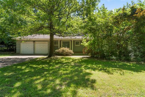 4135 Zunis Ave, Tulsa, OK, 74105-4235 | Card Image