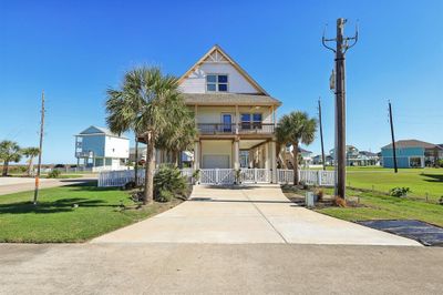 25003 San Simeon Court, House other with 3 bedrooms, 2 bathrooms and null parking in Galveston TX | Image 2