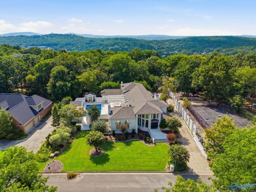 2712 Trailway Road Se, Huntsville, AL, 35801 | Card Image