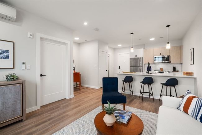 APT-201 - 10 Somerset Ave, Condo with 2 bedrooms, 2 bathrooms and null parking in Winthrop MA | Image 5