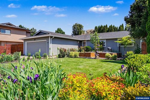 4444 39th Ave Ne, Salem, OR, 97305-1501 | Card Image