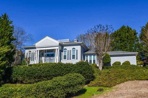 2901 Club Pl, Gainesville, GA, 30506-1719 | Card Image