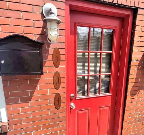 604 Middle St, Pittsburgh, PA, 15212-5612 | Card Image