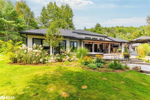 15076 Highway 118, Haliburton, ON, K0M1S0 | Card Image