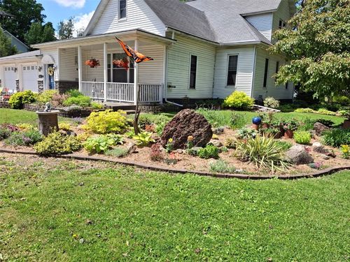 893 Short Ave, Marengo, IA, 52301-1644 | Card Image