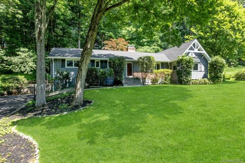 15 Deerfield Ln S, Pleasantville, NY, 10570-2508 | Card Image