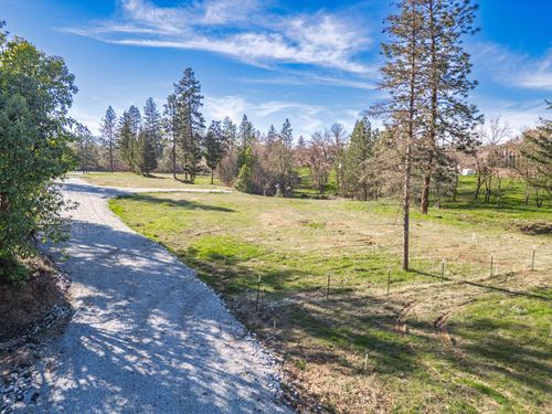 parcel-2-5017 Lane Creek Rd, Central Point, OR, 97502-9711 | Card Image