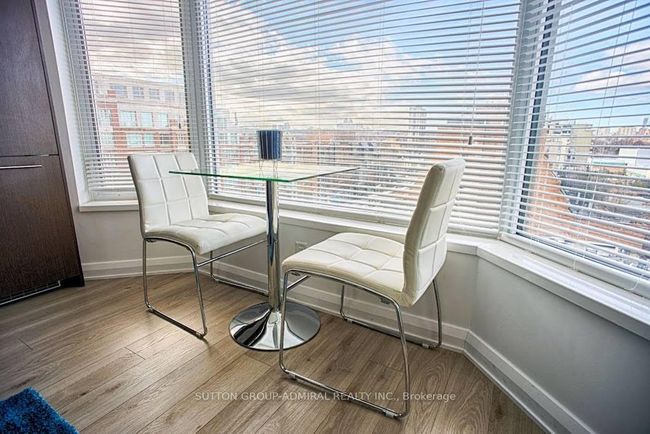 701 - 155 Yorkville Ave, Condo with 2 bedrooms, 1 bathrooms and null parking in Toronto ON | Image 4
