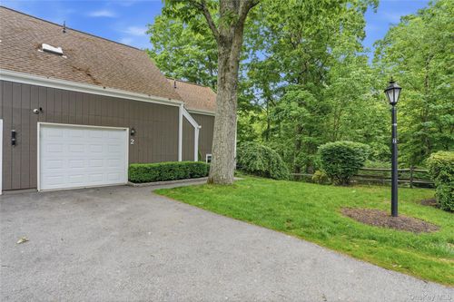 2 Timberland Pass, Chappaqua, NY, 10514-3704 | Card Image